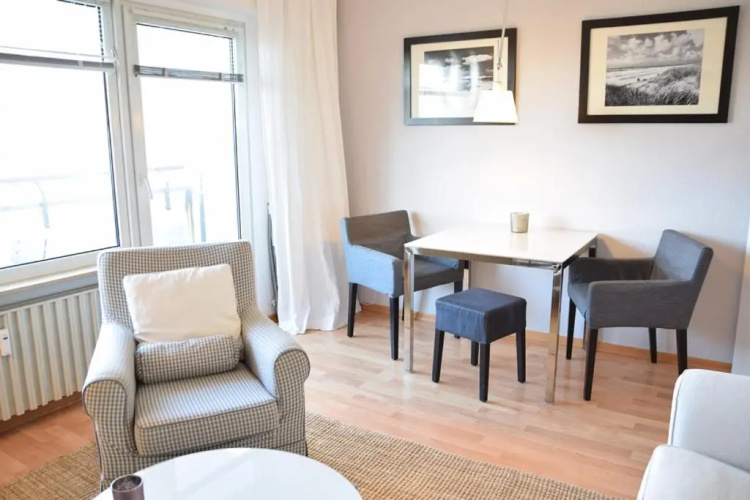 Modernes 2-Zimmer-Appartement mit Balkon.
