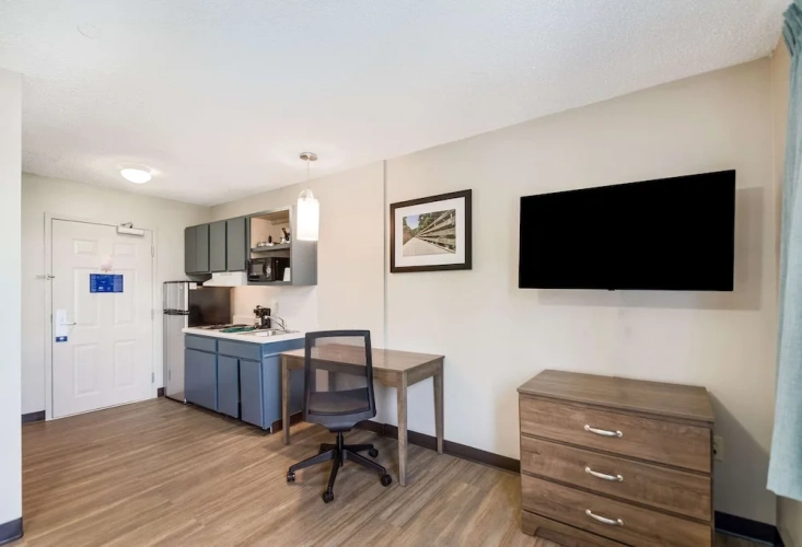 Standard Double Basement room