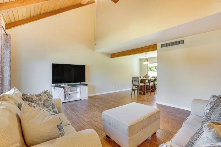 Hike, Golf & Explore: Large Phoenix Home w/ Grill