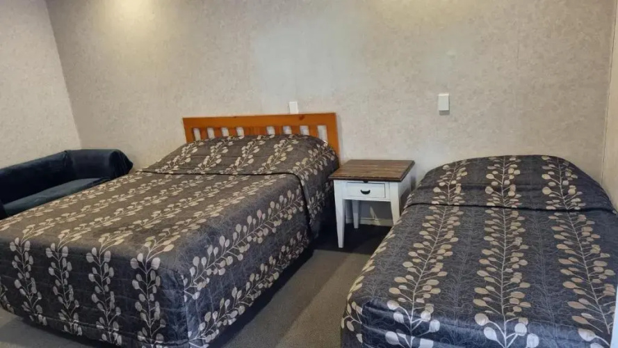 Crusoe's Motel