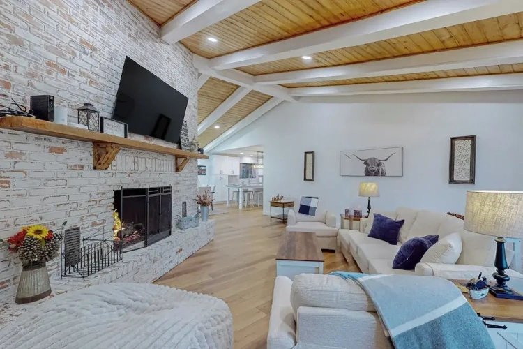 4 Bedrooms Cottage