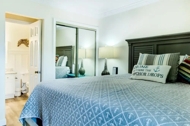 7 D, One Bedroom Condo