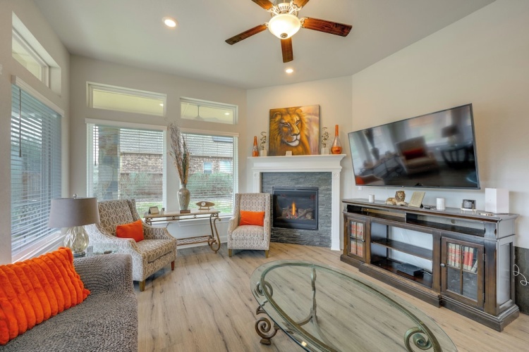 4 Bedrooms Cottage