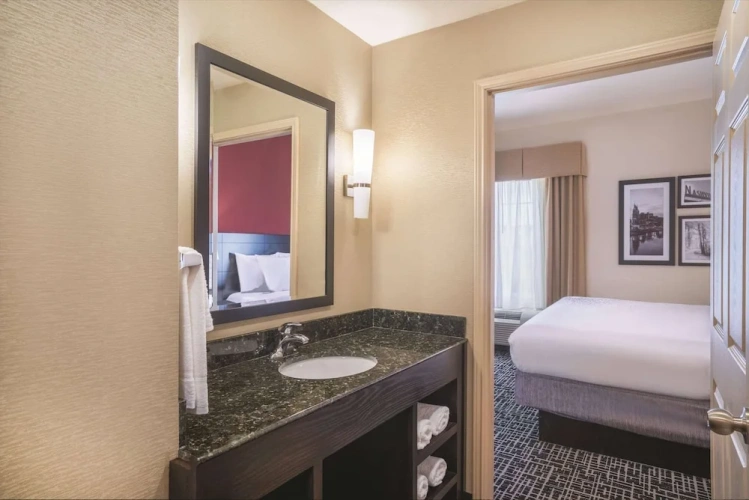 1 Bedroom Suite