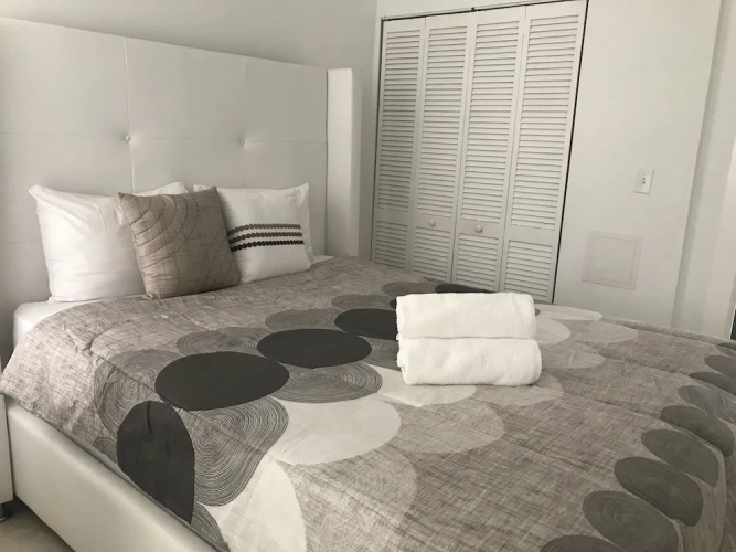 8th Suites