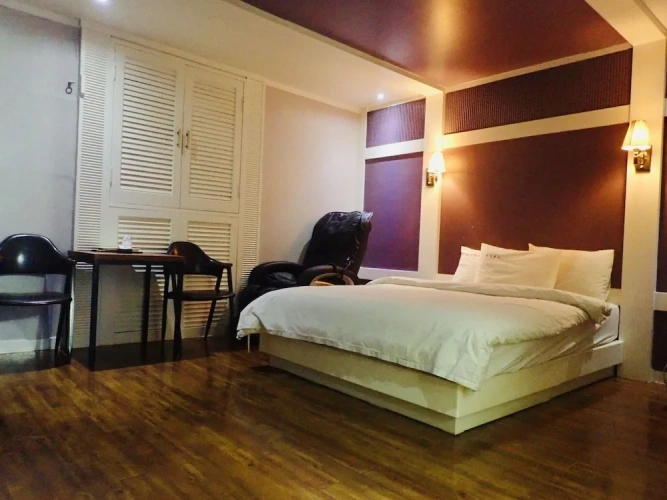 Premier room