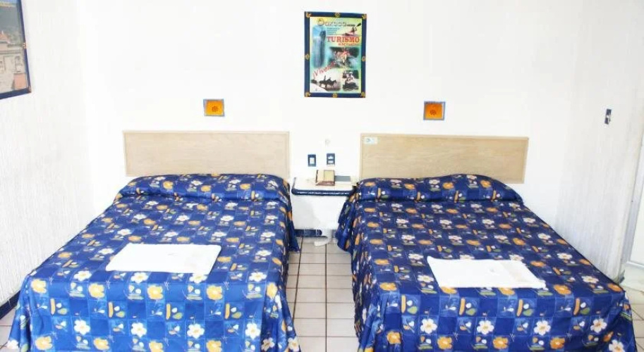 Hotel Plaza Conejo