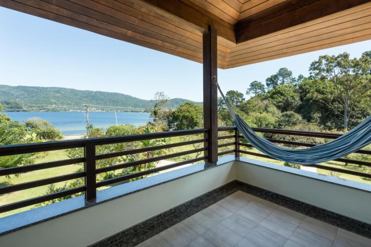 Standard Double room with lake view