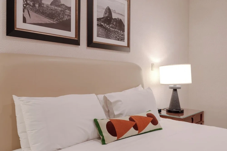 1 Bedroom Remodeled Premier High Floor Twin Suite