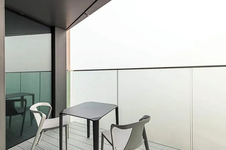 Bright North Acton Flat With City View