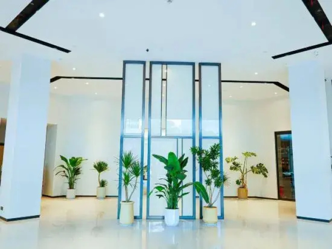 Crown Hotel Junyue