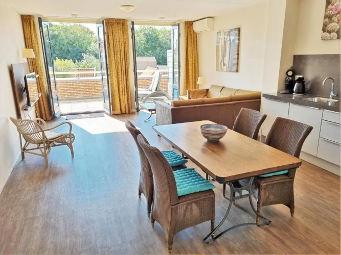 2 Bedrooms Apartment