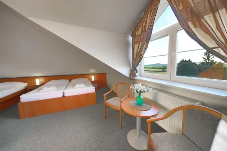 Standard Triple room