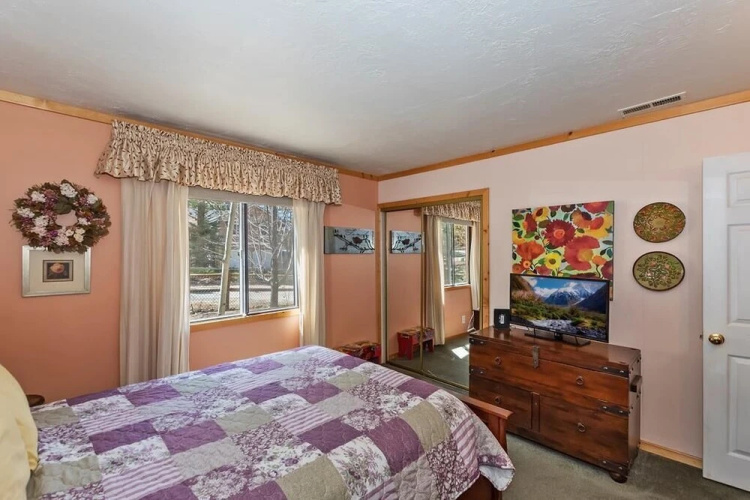 041 - Snowcrest Cottage