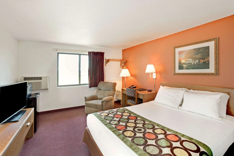 Super 8 by Wyndham Aberdeen East