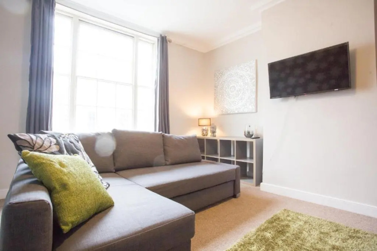 Bridge Street Apartment