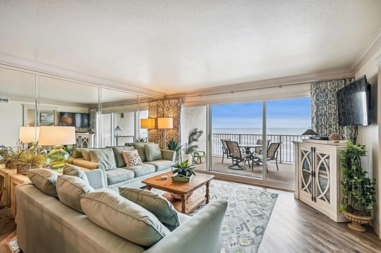 Beach House 203d 2 Bedroom Condo by RedAwning