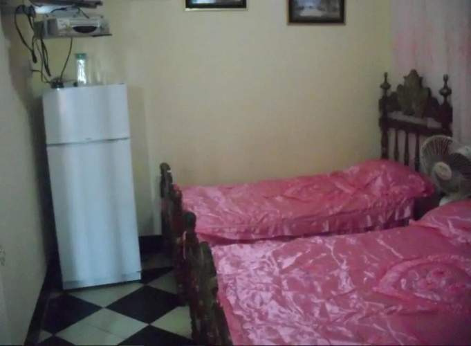 Adrianos Hostal
