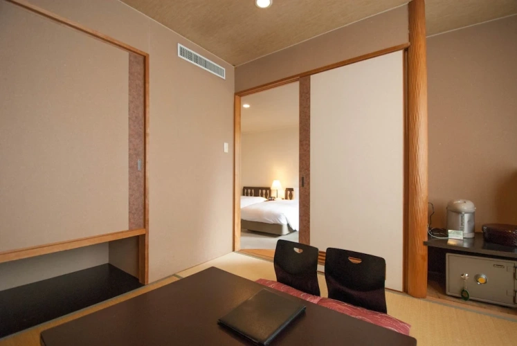 Standard Twin room with balcony