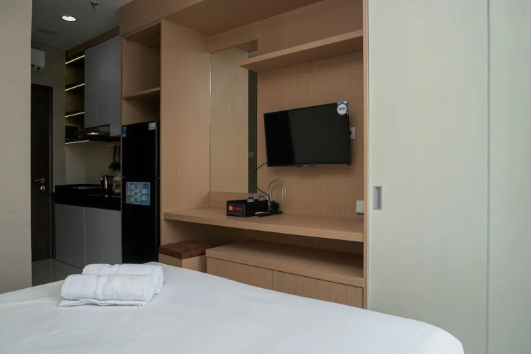 Pool View Studio Apartment Ciputra International