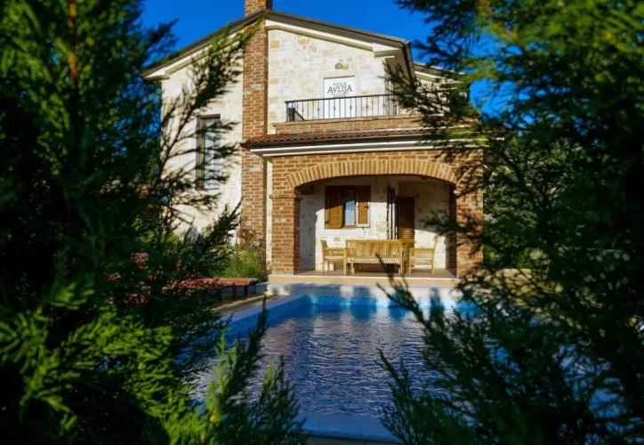 3 Bedrooms Villa
