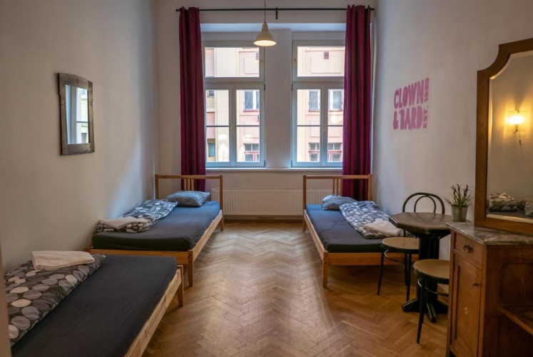Standard Triple room