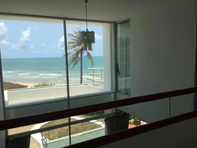 Private Beach Front 5 Bedrooms House