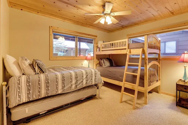 5 Mi to Dodge Ridge: Cabin in Strawberry
