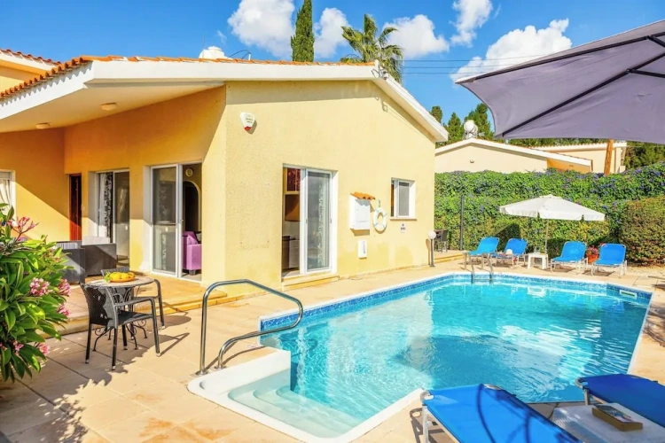 3 Bedrooms Villa