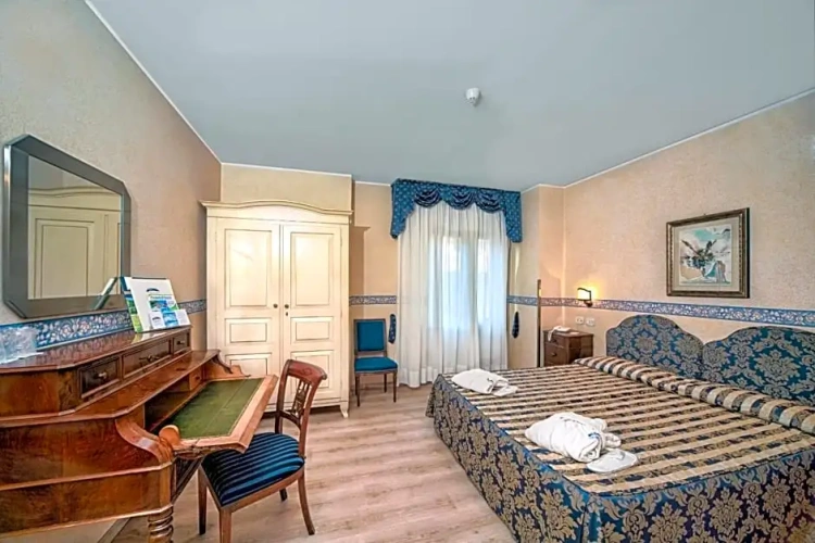 Classic Double room with view