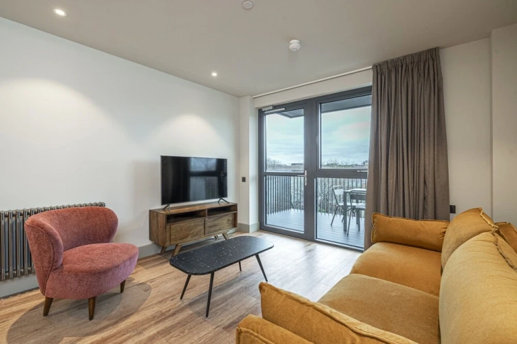 2 Bedrooms Apartment