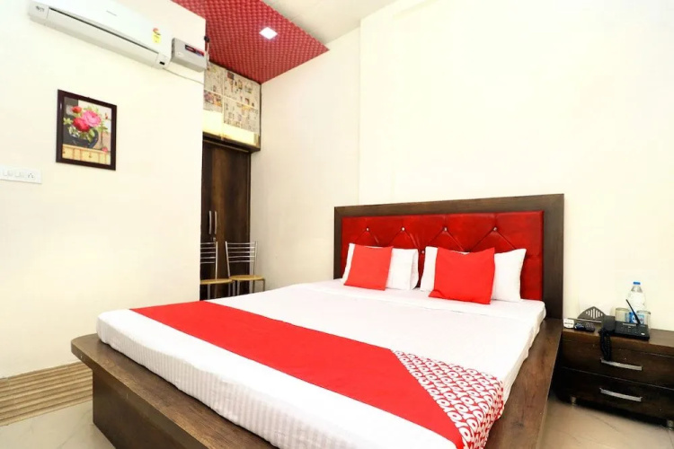 Oyo 40853 Hotel Classic
