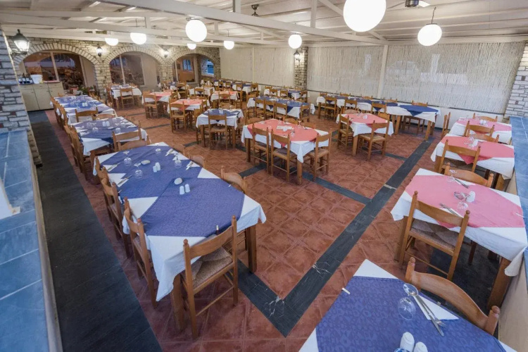 Zefiros Beach Hotel — фото 5