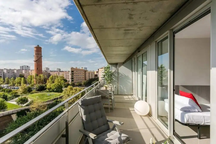 Stylish 2bed/2bath With Swimming Pool