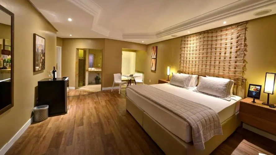 Deluxe Suite