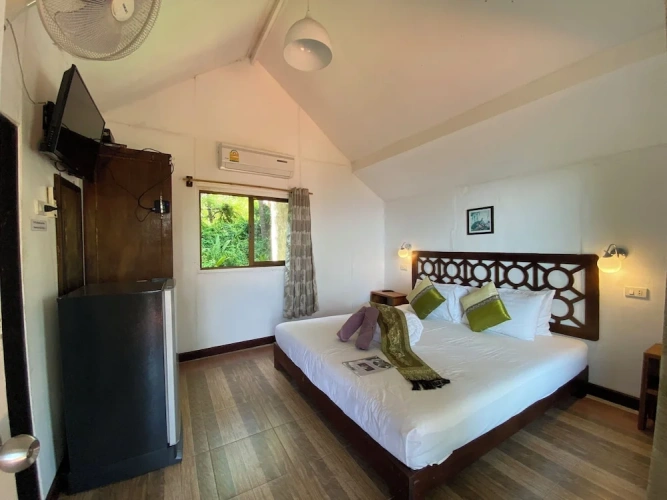 Bungalow with balcony and with sea view