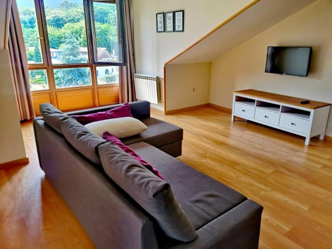 2 Bedrooms Attic Apartment