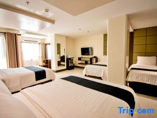 Sextuple Family Suite