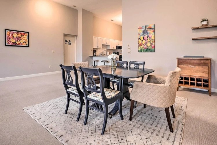 3 Bedrooms Apartment