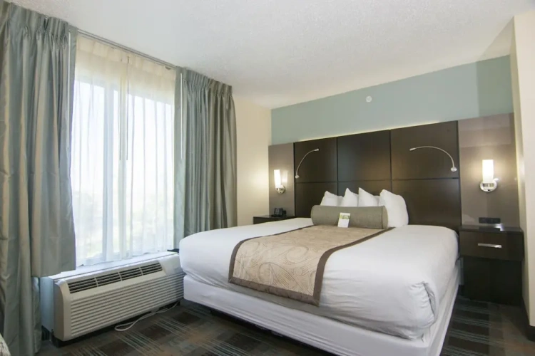 Deluxe Double Studio Suite