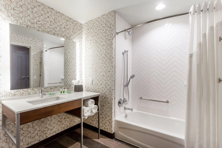 Quadruple Suite