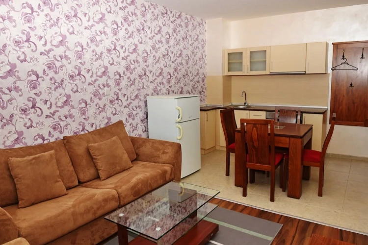 1 Bedroom Apartment