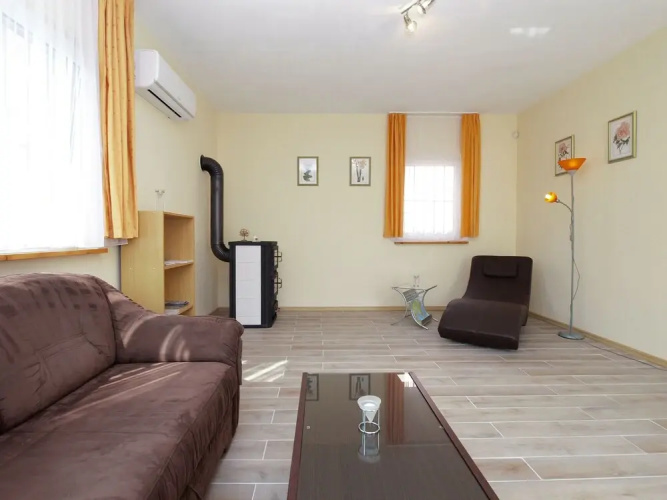 Apartment 1840