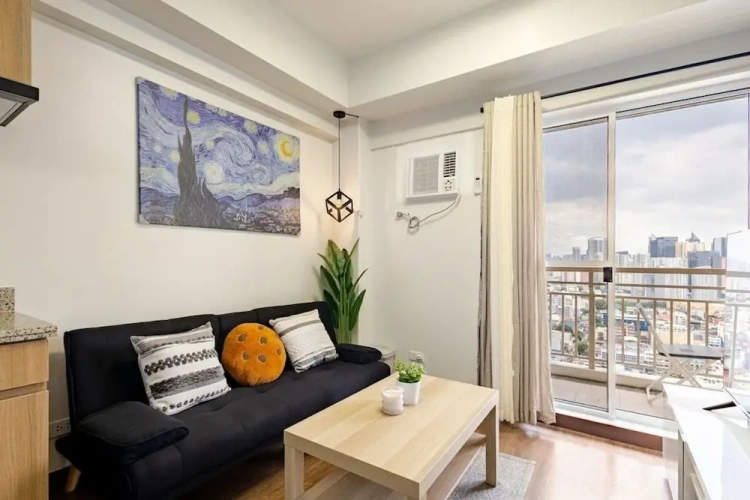 1 Bedroom Comfort room with balcony and with city view