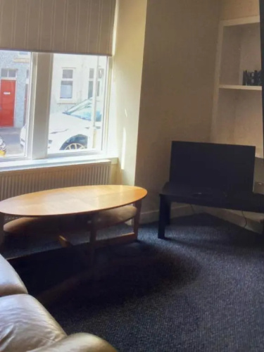 Ground floor / L 103 Nelson street