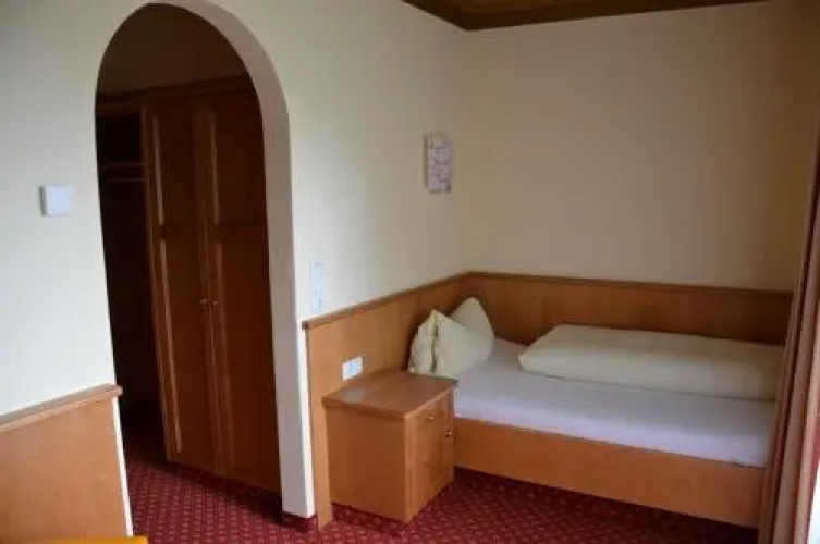 Hotel-Pension Strolz