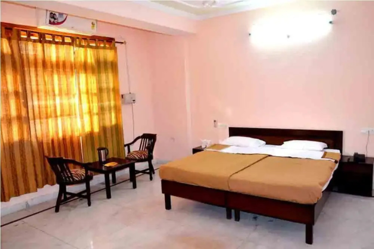 Hotel Atul Regency