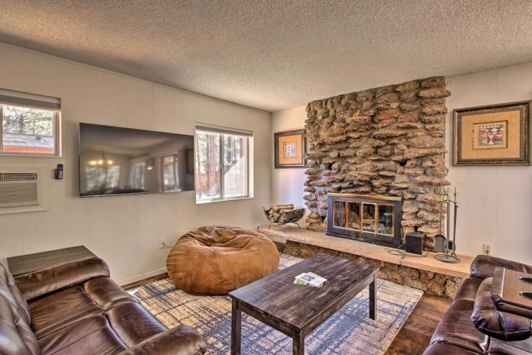 4 Bedrooms Cottage