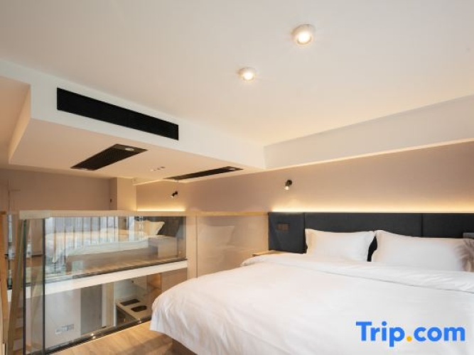 2 Bedrooms Suite with city view