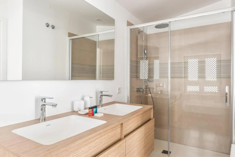 Bentor 3-3 PENTHOUSE POOL VIEW & JACUZZI 2B
